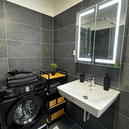 Smarty Choice Living With Netflix - Kubanske Namesti Lejlighed Prag