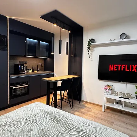 Smarty Choice Living With Netflix - Kubanske Namesti Lejlighed Prag