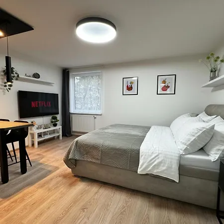 Lejlighed Smarty Choice Living With Netflix - Kubanske Namesti Prag