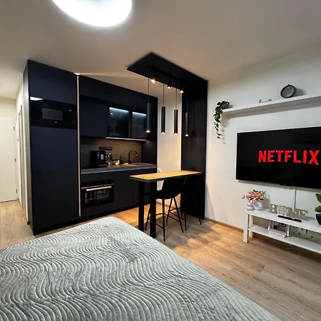 Lejlighed Smarty Choice Living With Netflix - Kubanske Namesti