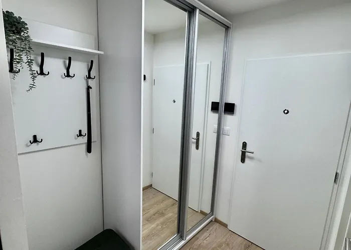 Smarty Choice Living With Netflix - Kubanske Namesti Prag