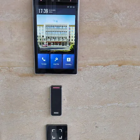 Smarty Choice Living With Netflix - Kubanske Namesti