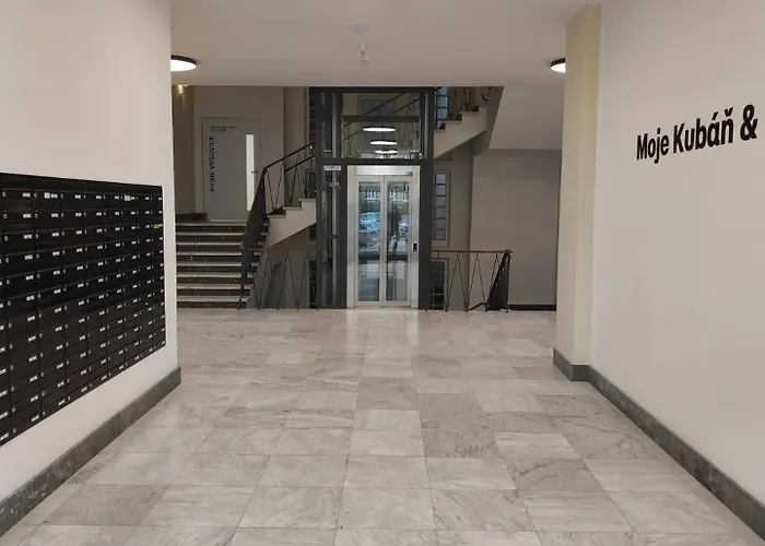 Smarty Choice Living With Netflix - Kubanske Namesti דירה *