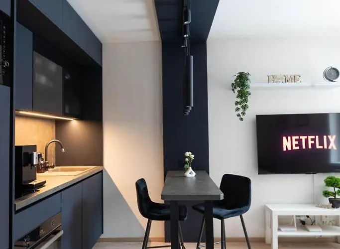 Smarty Choice Living With Netflix - Kubanske Namesti * פראג